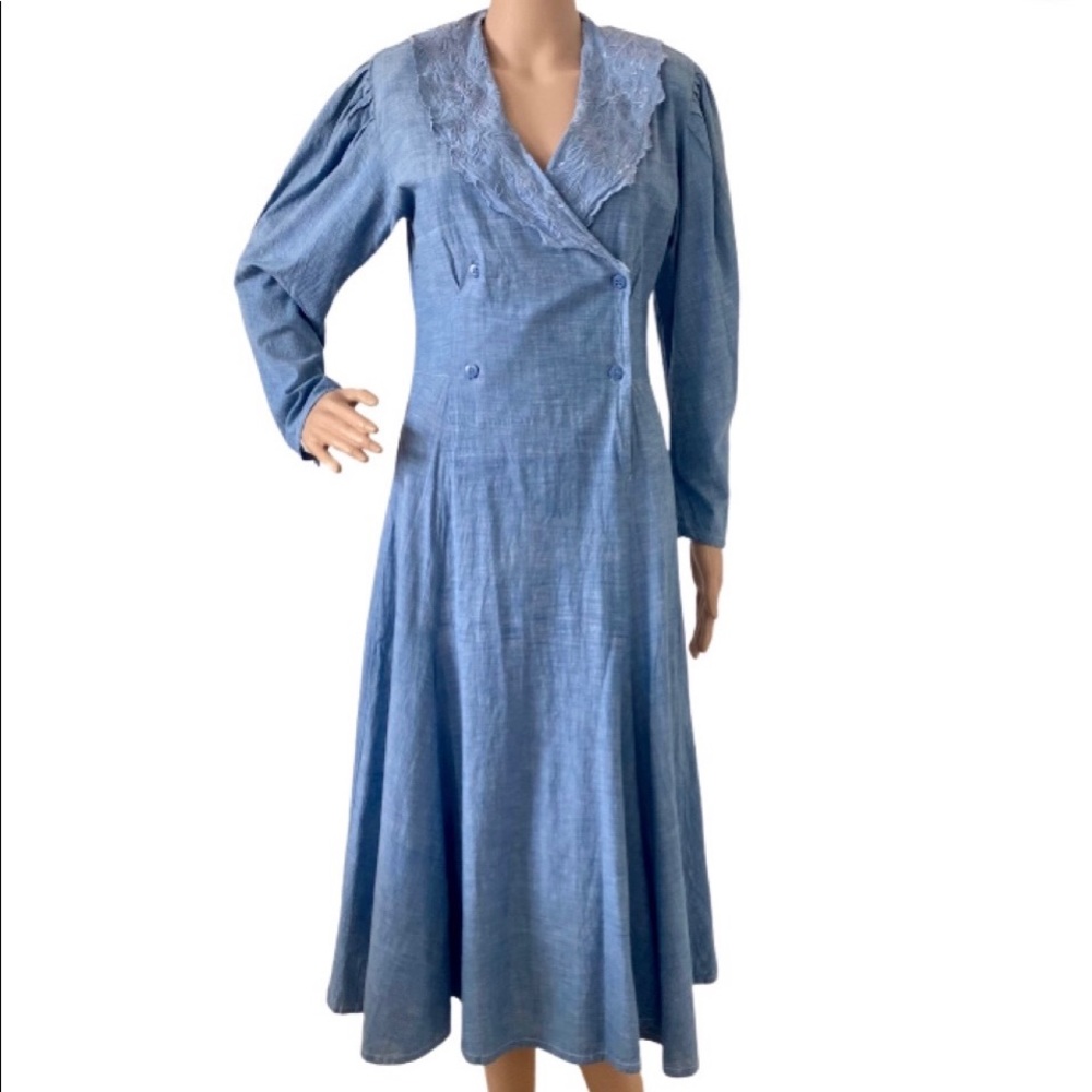 VTG Starina Embroidered Chambray Dress Double Breast